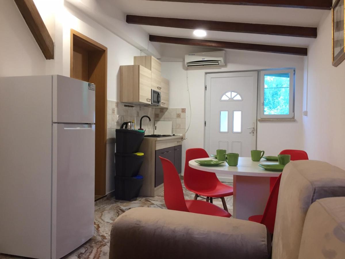 One-Bedroom Apartment, Wifi, Airco, Parking, Washing Machine, Grill Медулин Экстерьер фото